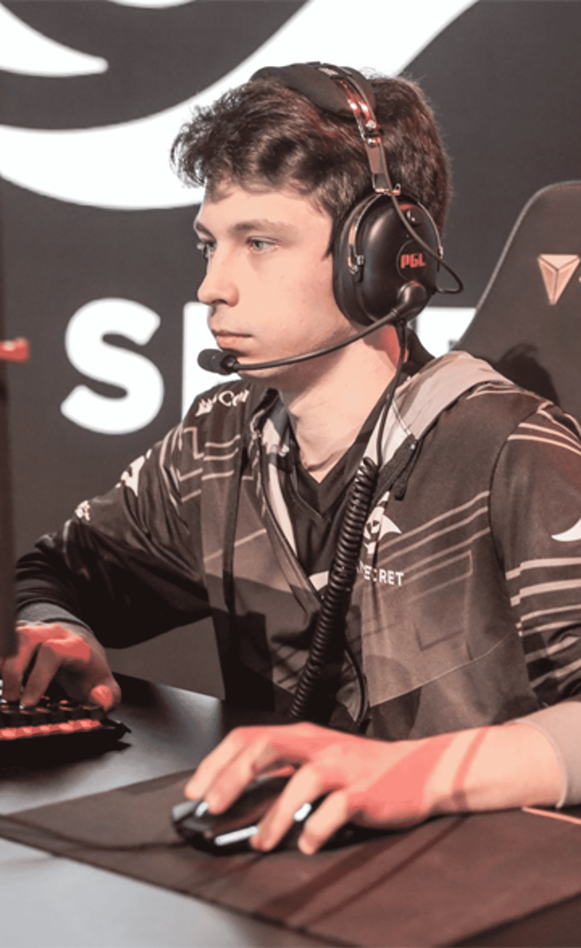 Nisha planea gastar su dinero de torneos en skins de CS y Valorant